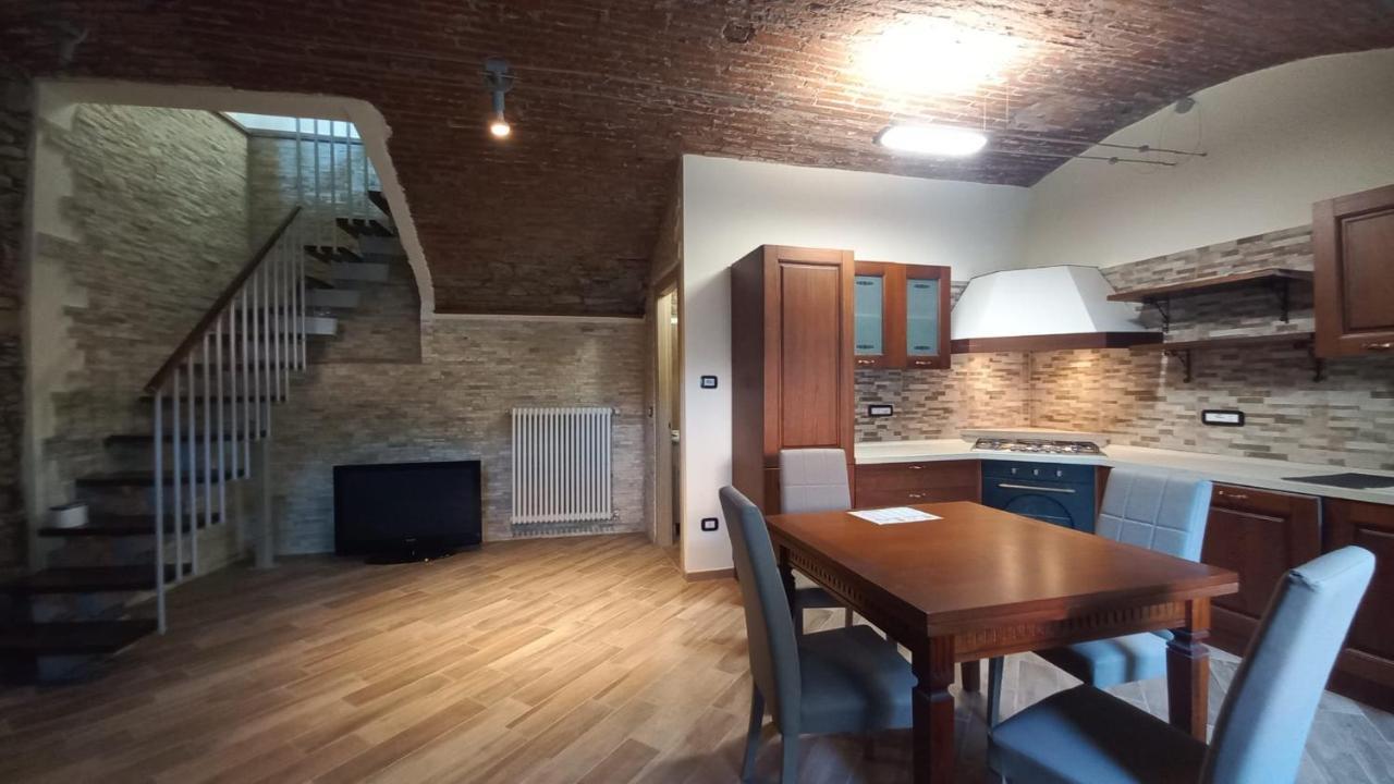 La Maison Du Chateau Cremolino Bagian luar foto